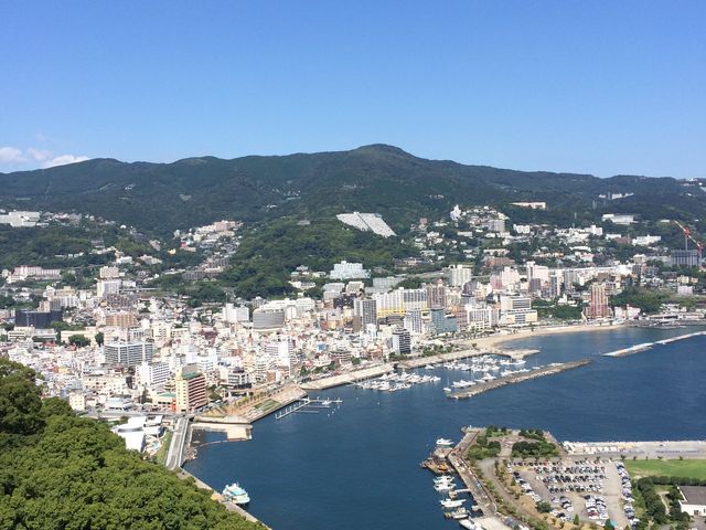 １日限定４組のみ宿泊可能！熱海温泉”ガラスのお城”と評される贅沢すぎる旅館「ATAMI海峯楼」を徹底解剖！｜TapTrip