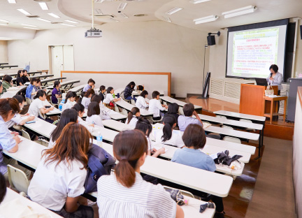 吉岡日三雄（ひさお）さん | 相模女子大学小学部（南区文京）で校長を務める | さがみはら南区