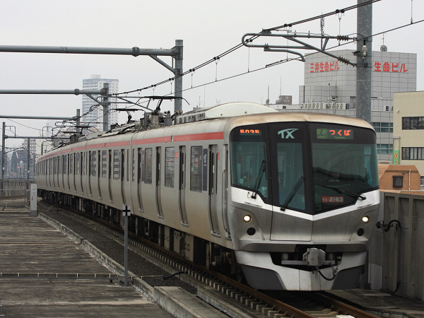 北千住駅]千代田線とつくばエクスプレス間の乗換え道順・エレベータールート | |